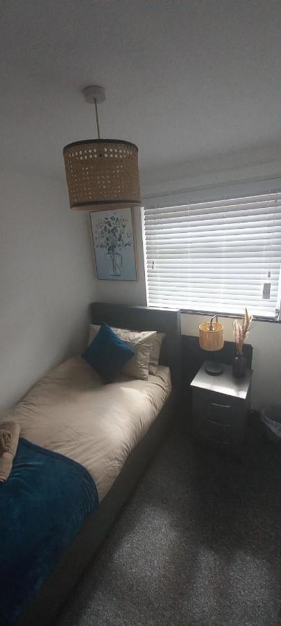 6-Min Walk To New Cross Parking Long Stay Discounts Wolverhampton Exterior foto