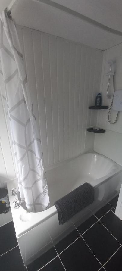 6-Min Walk To New Cross Parking Long Stay Discounts Wolverhampton Exterior foto