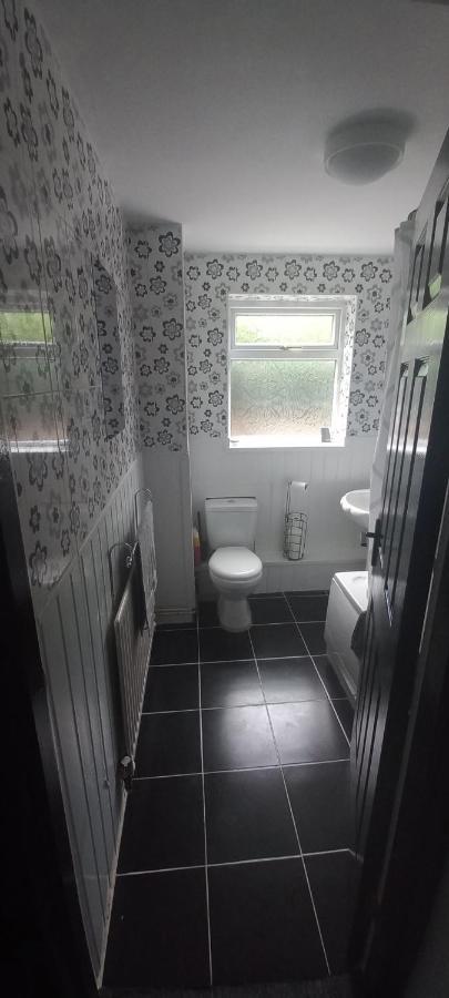 6-Min Walk To New Cross Parking Long Stay Discounts Wolverhampton Exterior foto
