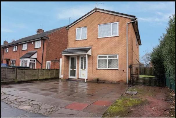 6-Min Walk To New Cross Parking Long Stay Discounts Wolverhampton Exterior foto